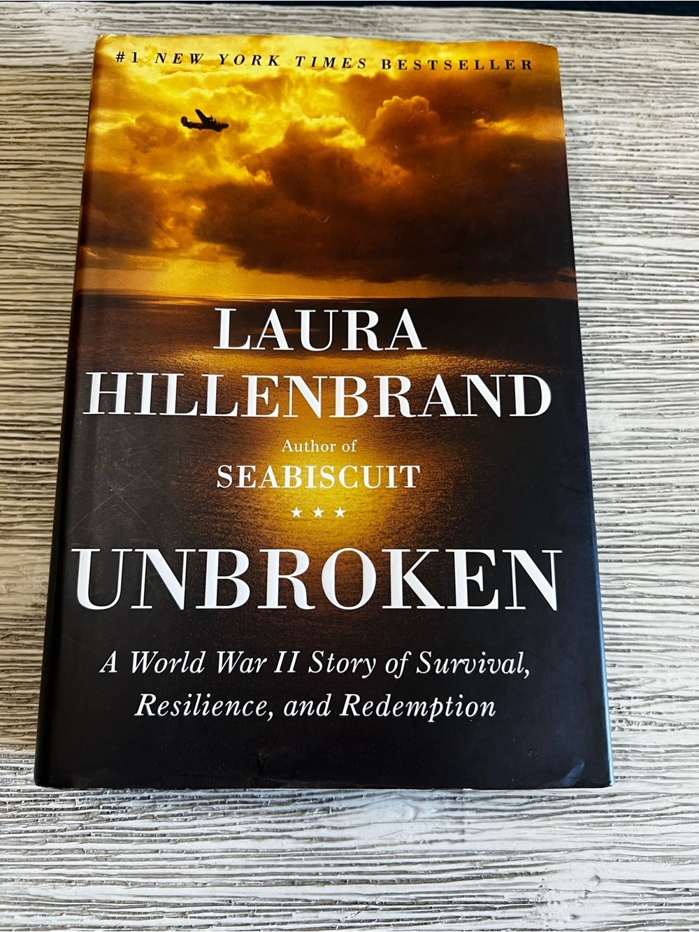 📚 Unbroken by Laura Hillenbrand - Hardcover Book